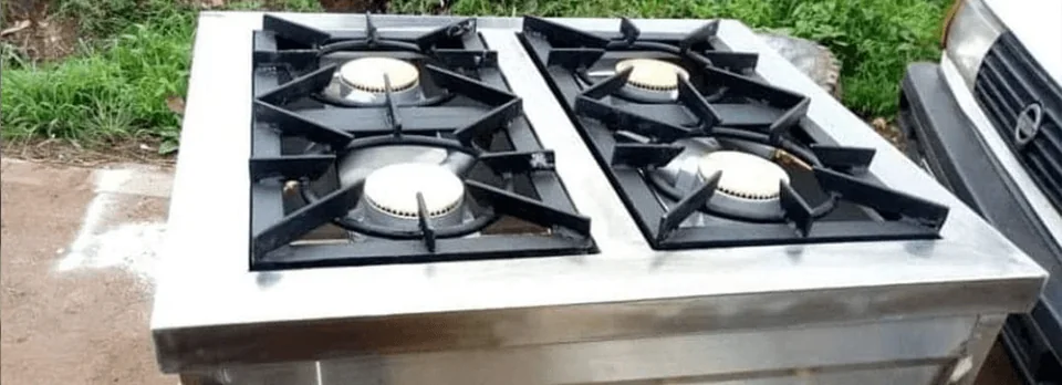 Commercial four-burner gas range