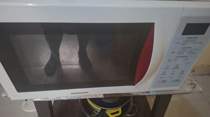 Samsung microwave on a repair visit
